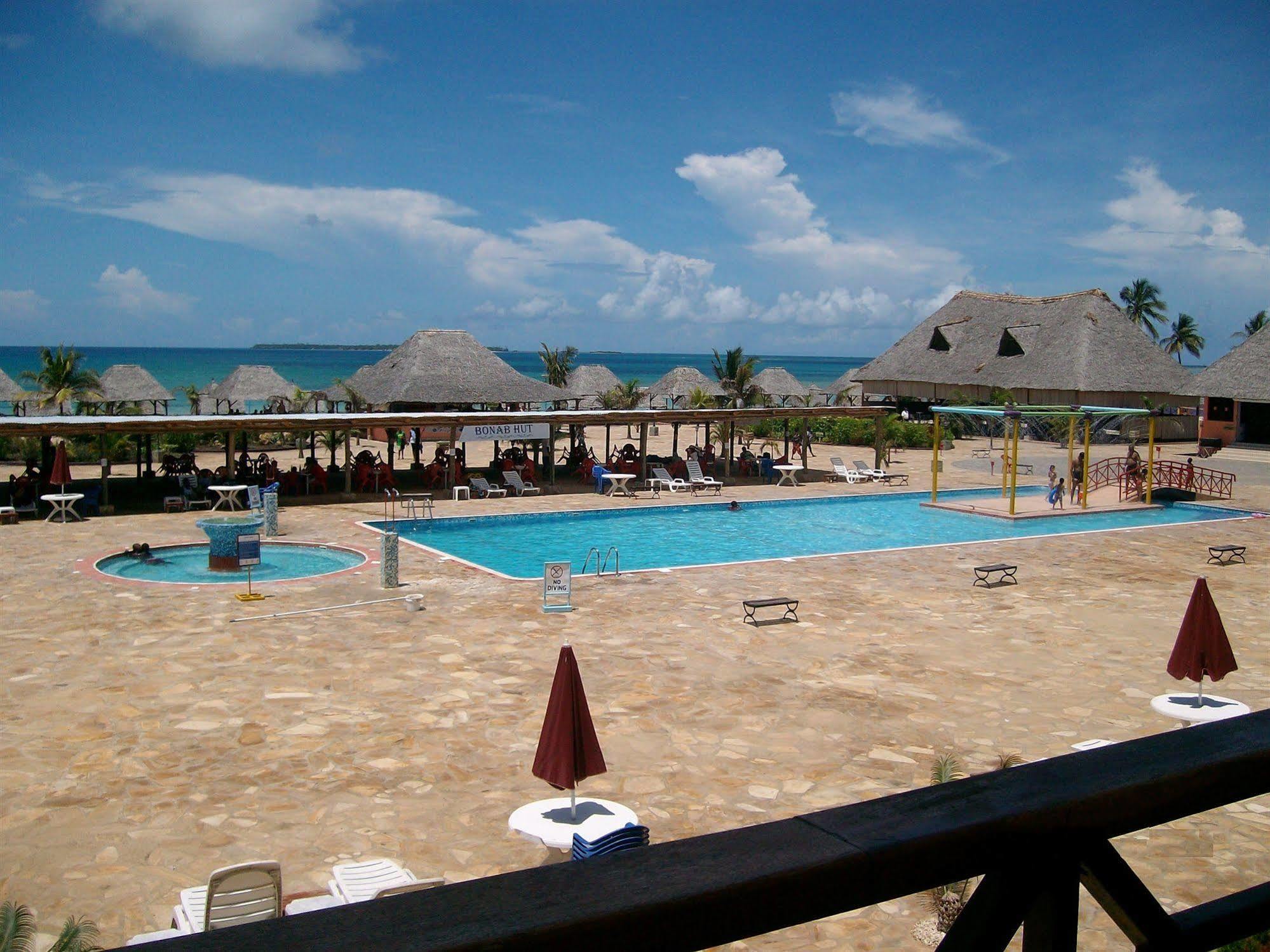South Beach Resort Dar es Salaam Esterno foto