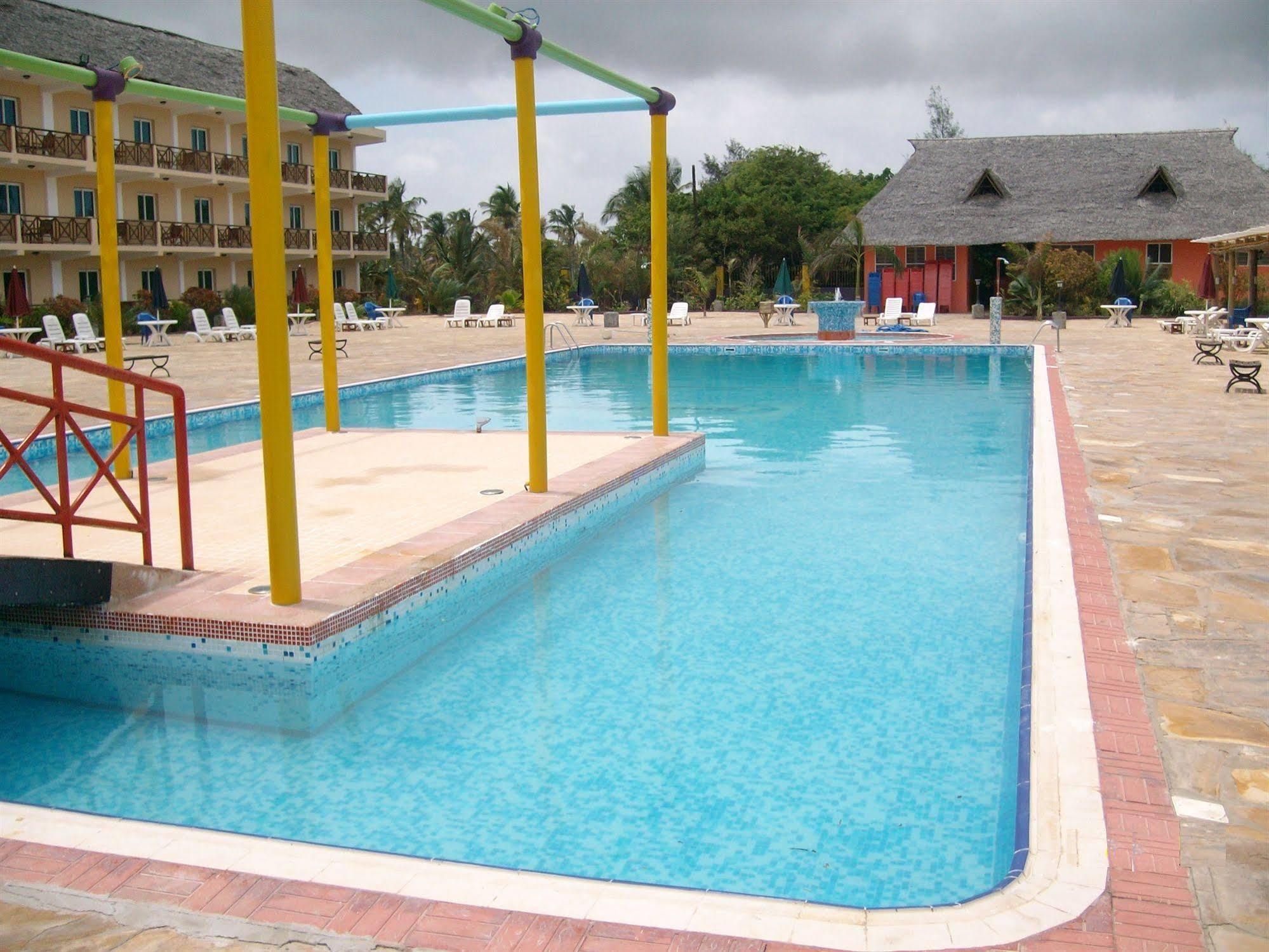 South Beach Resort Dar es Salaam Esterno foto